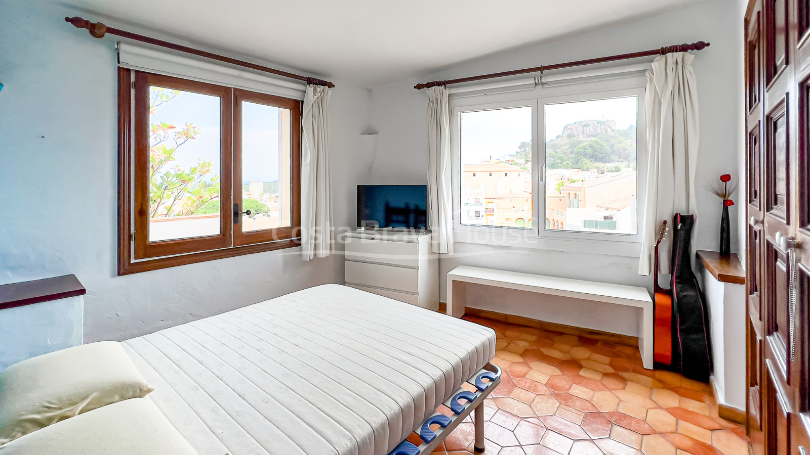 Appartement avec terrasse au centre de Begur, Costa Brava