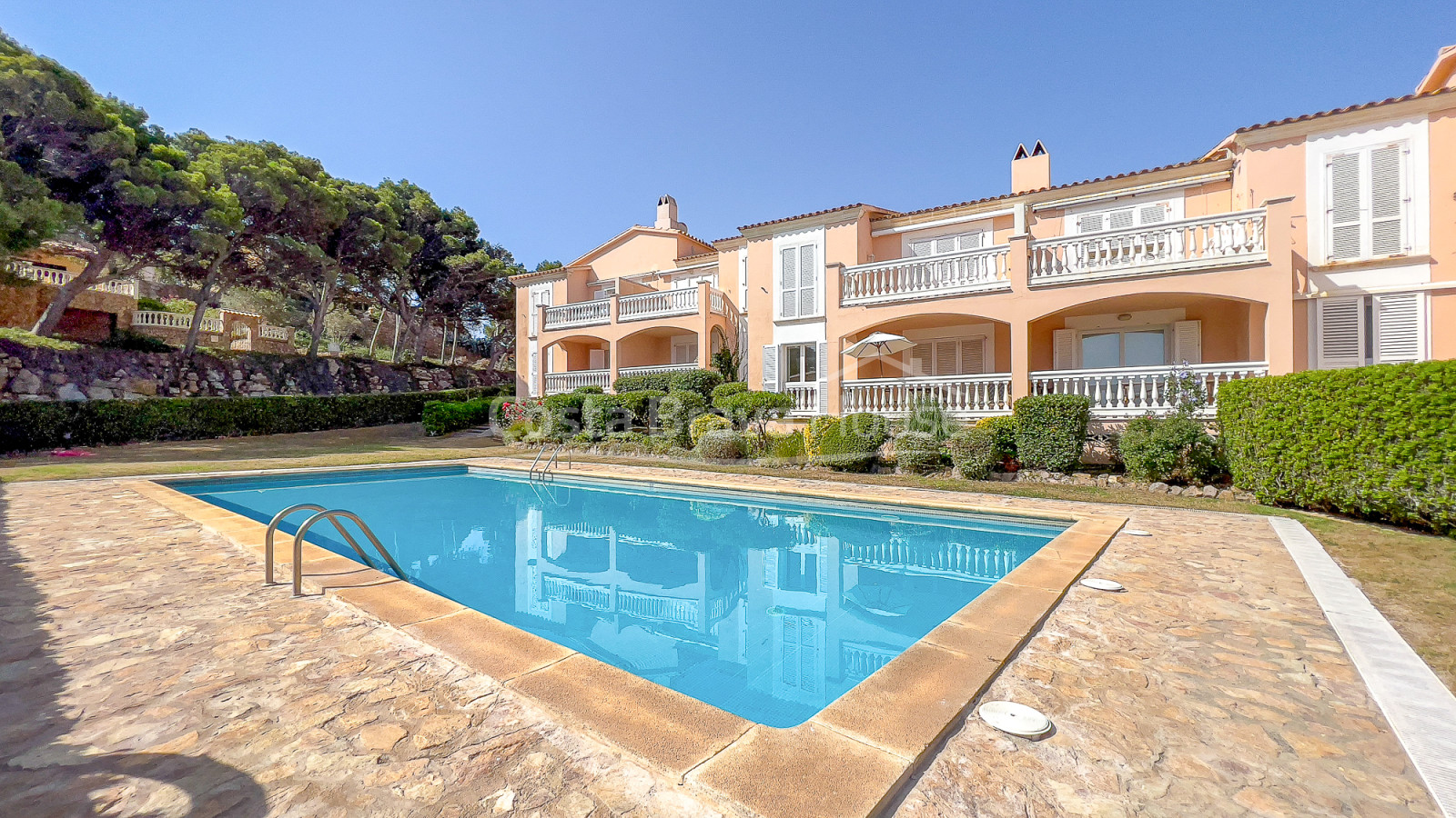 Appartement avec vue sur la mer, terrasse et piscine à Begur Sa Tuna