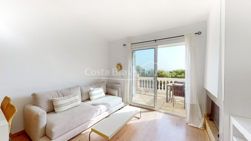 Appartement avec vue sur la mer, terrasse et piscine à Begur Sa Tuna