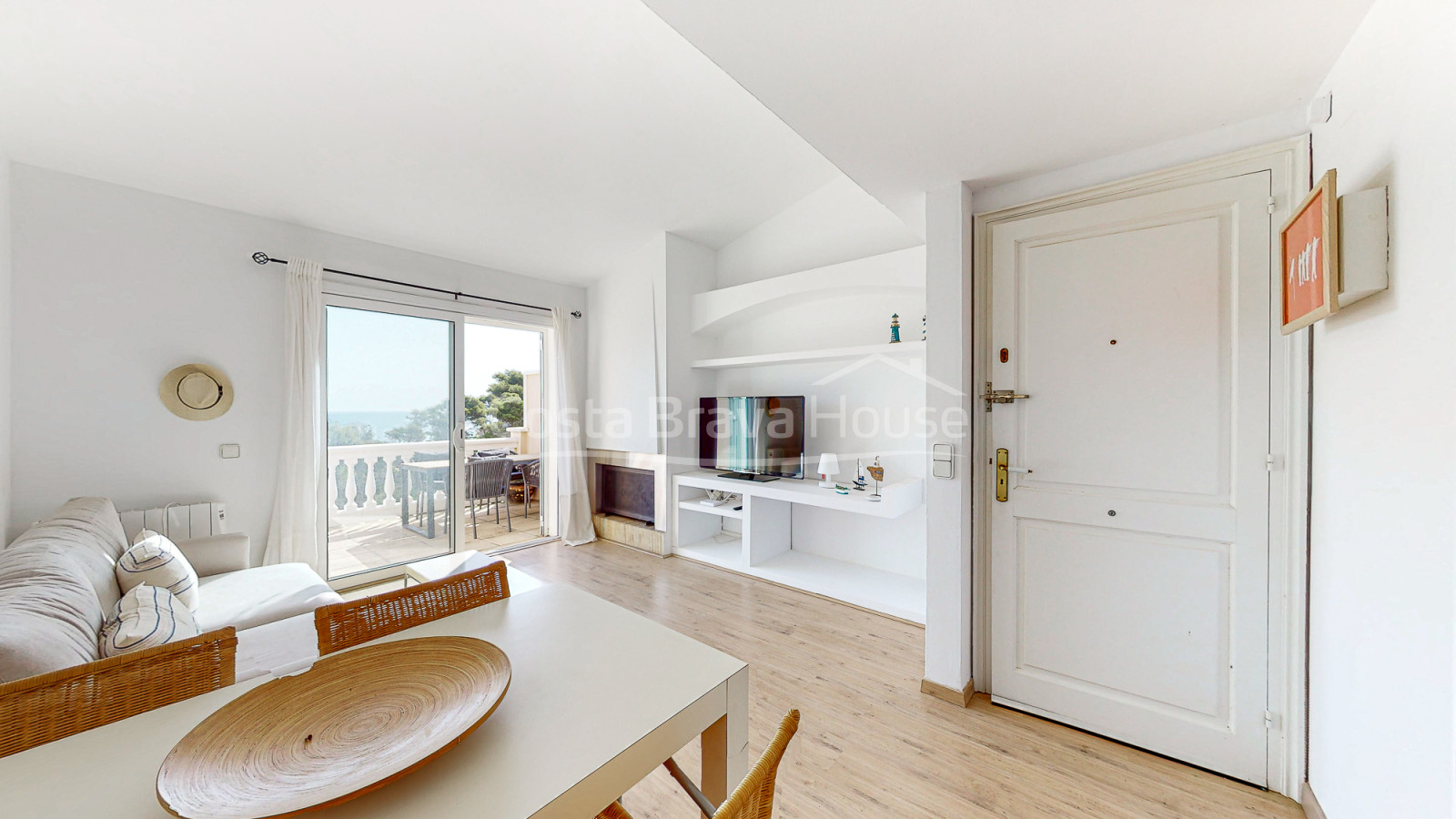 Apartament amb vistes al mar, terrassa i piscina a Begur Sa Tuna