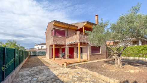 Casa con jardín en venta en Pals, a un paseo del centro histórico