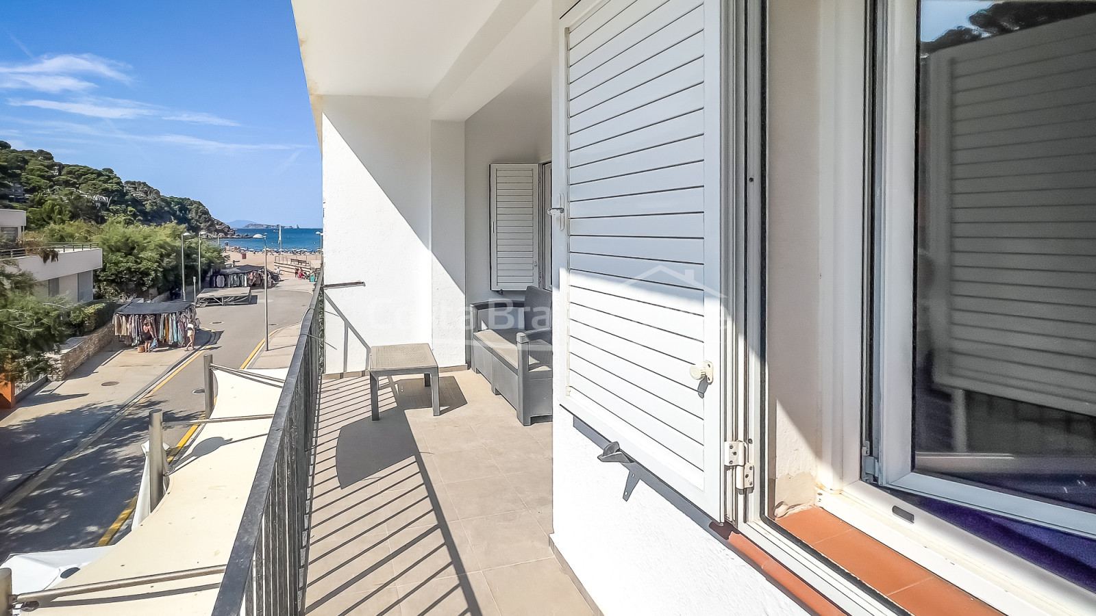 Apartament renovat a la platja de Sa Riera, Begur, en venda
