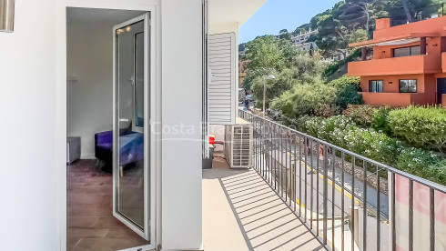 Renovated apartment on the beach of Sa Riera, Begur, for sale
