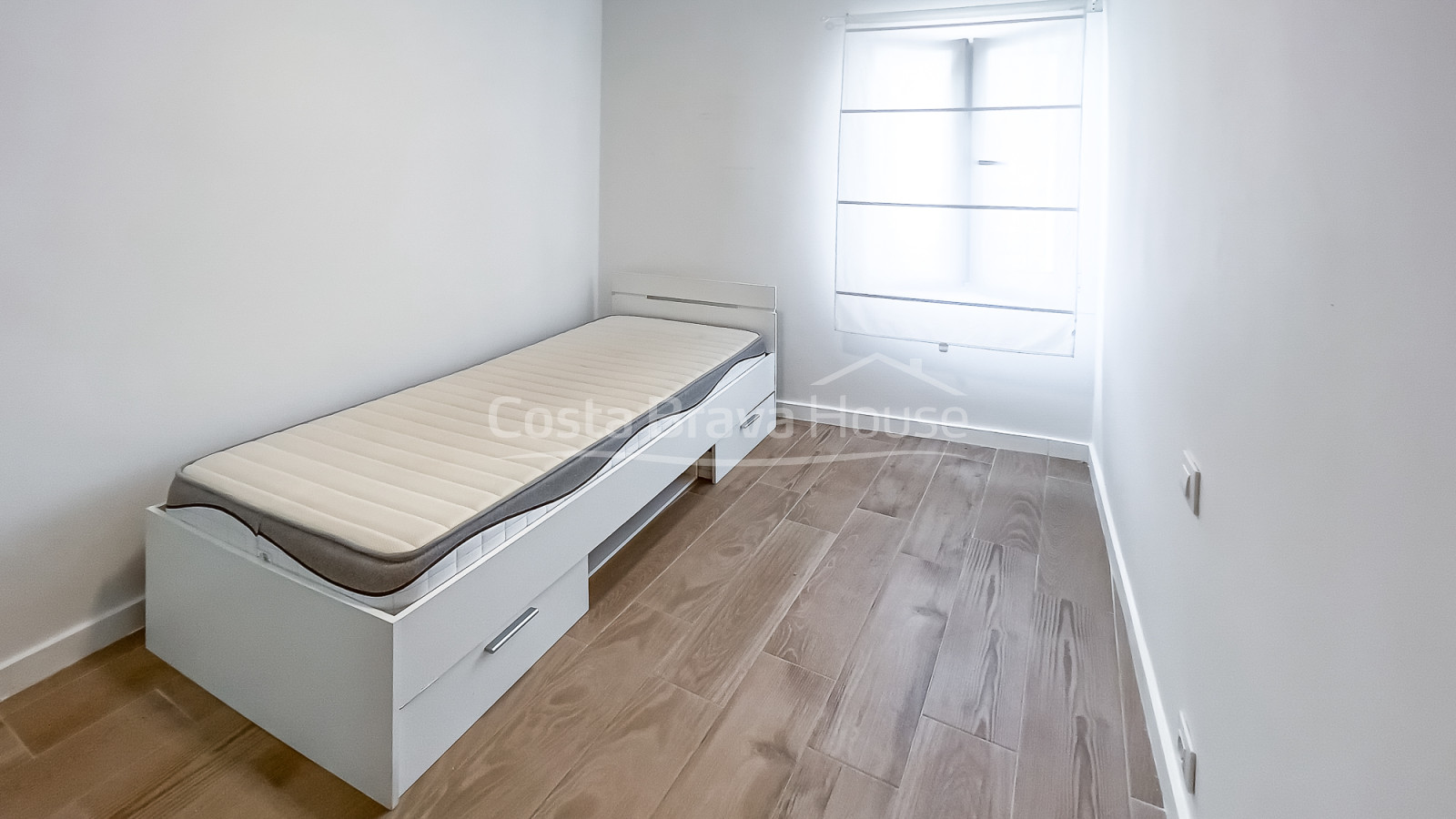 Apartament renovat a la platja de Sa Riera, Begur, en venda