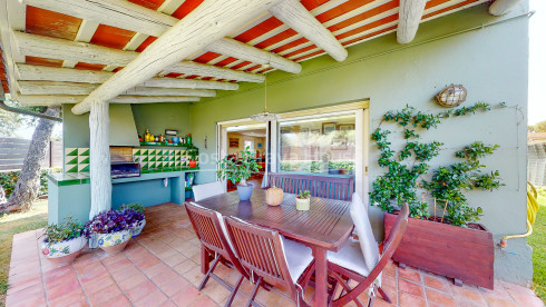 Huis te koop in het prestigieuze Torre Simona, Mont-ras, Costa Brava