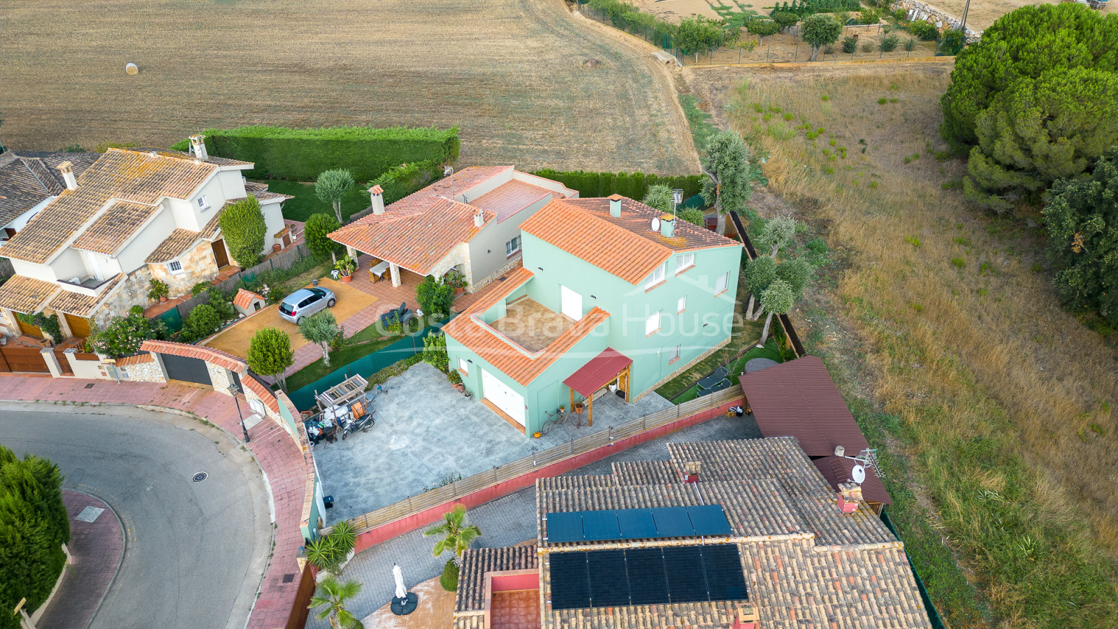 House for sale in the prestigious Torre Simona, Montrás, Costa Brava