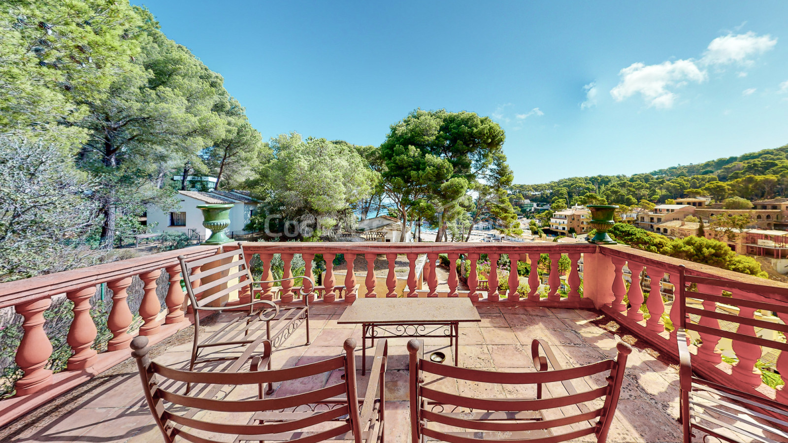 Huis met zwembad en onafhankelijk appartement te koop in Sa Riera (Begur)