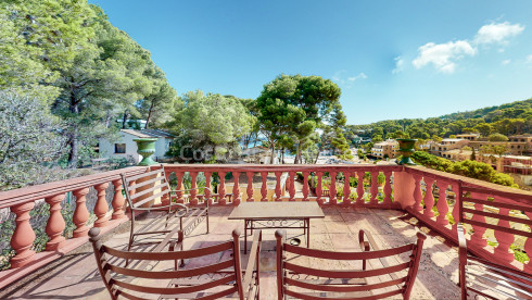 Huis met zwembad en onafhankelijk appartement te koop in Sa Riera (Begur)