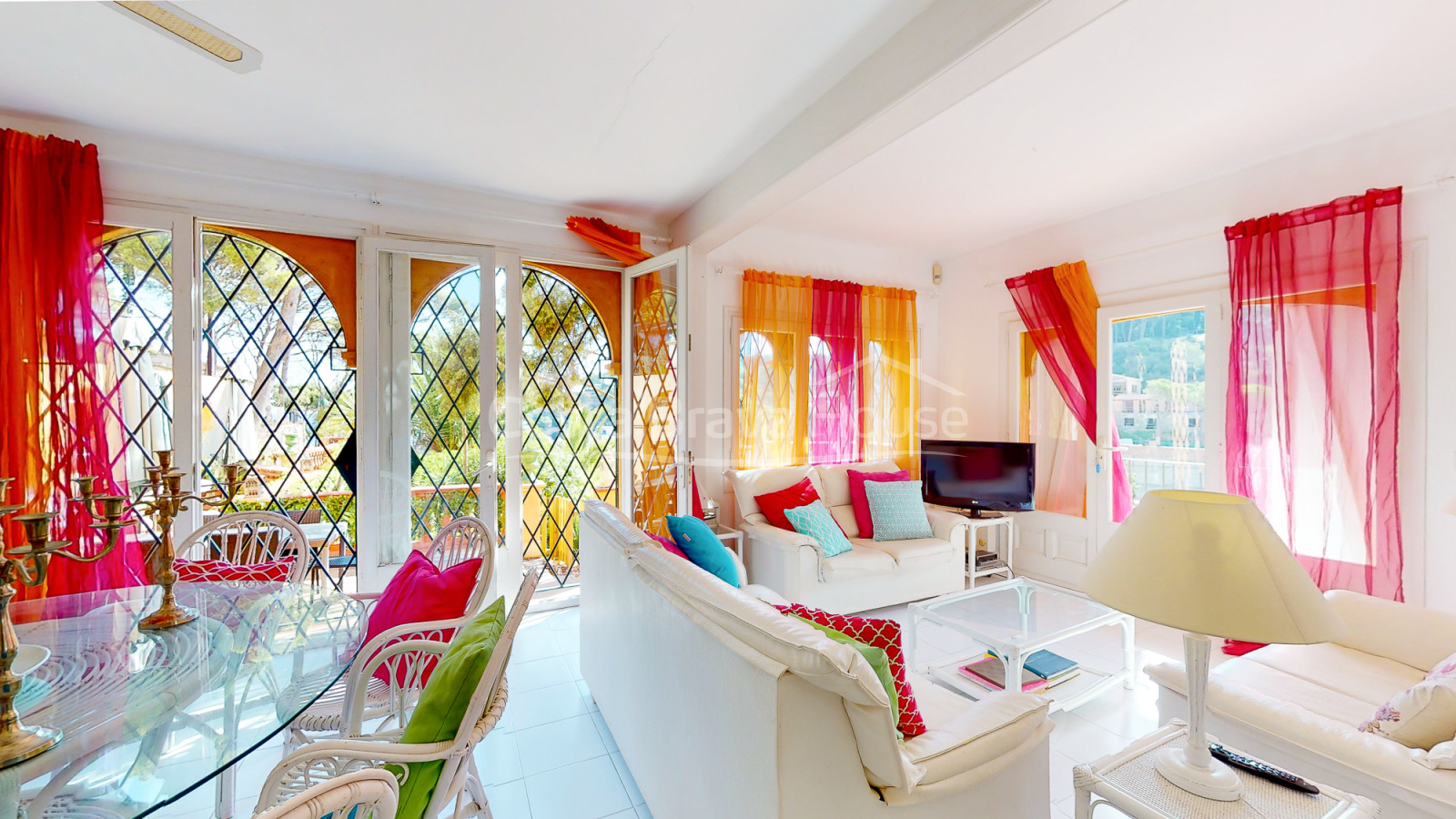 Huis met zwembad en onafhankelijk appartement te koop in Sa Riera (Begur)