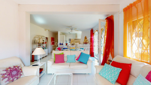 Huis met zwembad en onafhankelijk appartement te koop in Sa Riera (Begur)