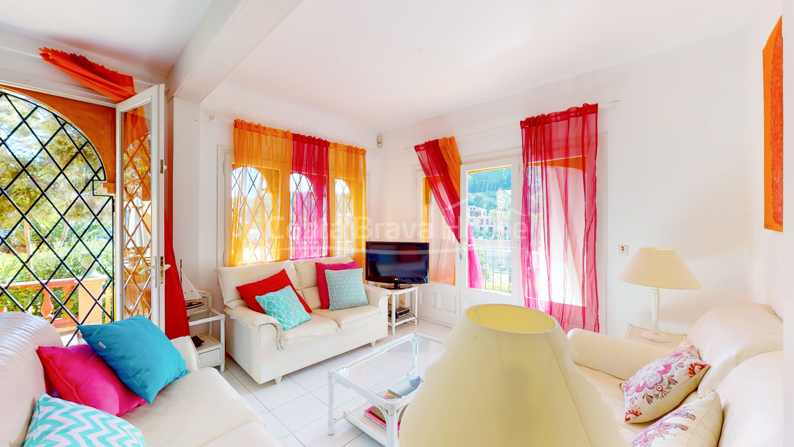 Huis met zwembad en onafhankelijk appartement te koop in Sa Riera (Begur)