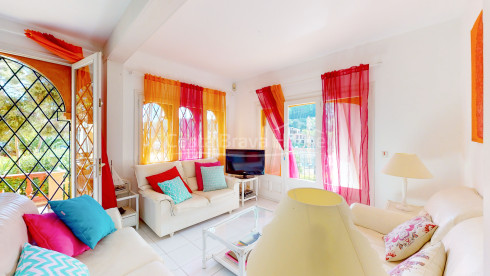 Huis met zwembad en onafhankelijk appartement te koop in Sa Riera (Begur)