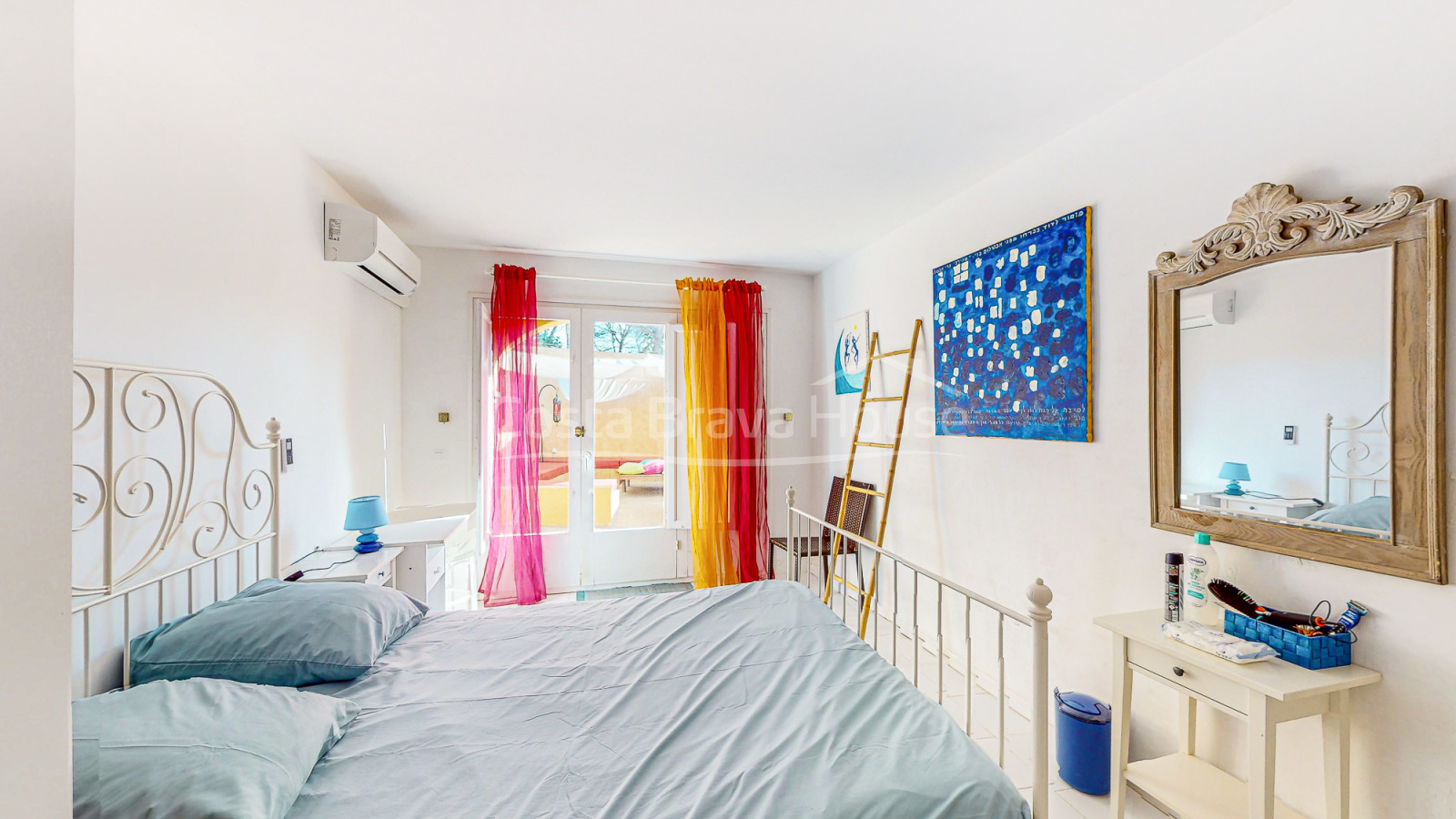 Huis met zwembad en onafhankelijk appartement te koop in Sa Riera (Begur)