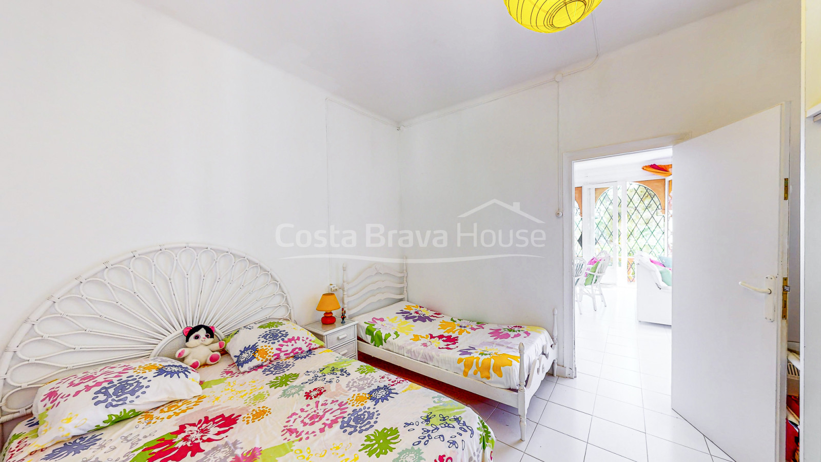 Huis met zwembad en onafhankelijk appartement te koop in Sa Riera (Begur)