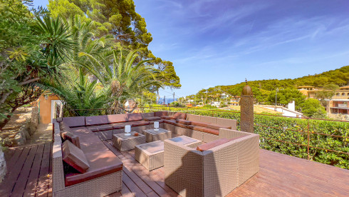 Huis met zwembad en onafhankelijk appartement te koop in Sa Riera (Begur)