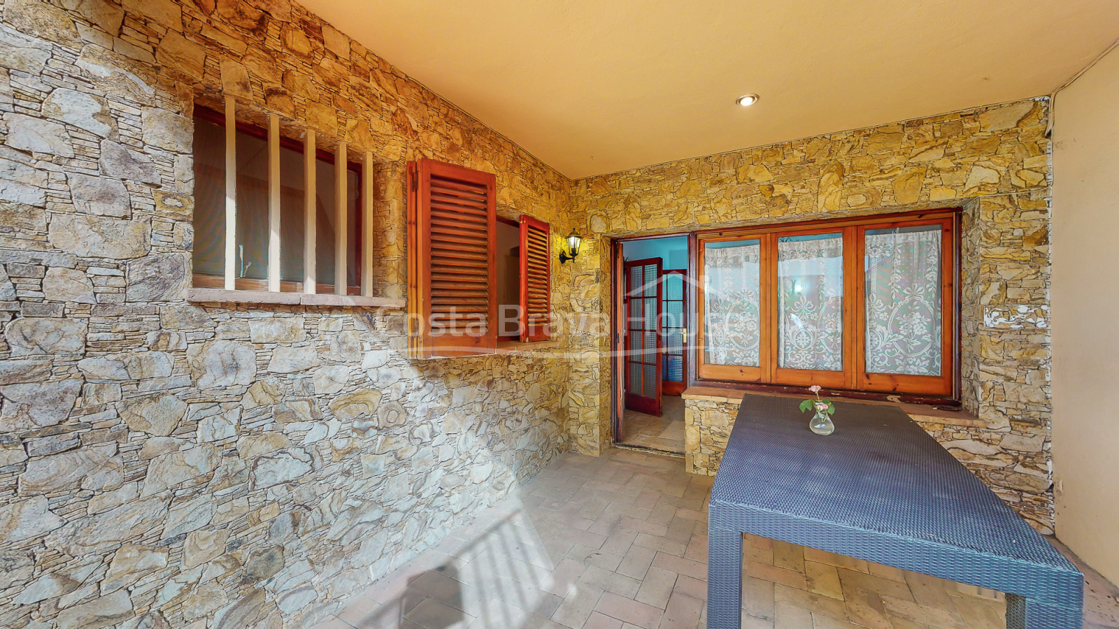 Ground floor apartment on the beach of Llafranc