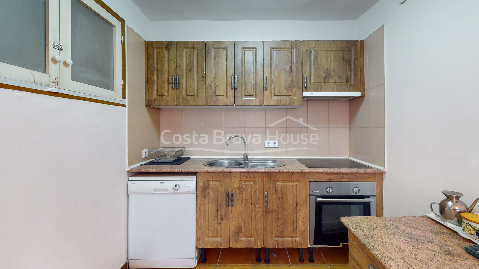 Ground floor apartment on the beach of Llafranc
