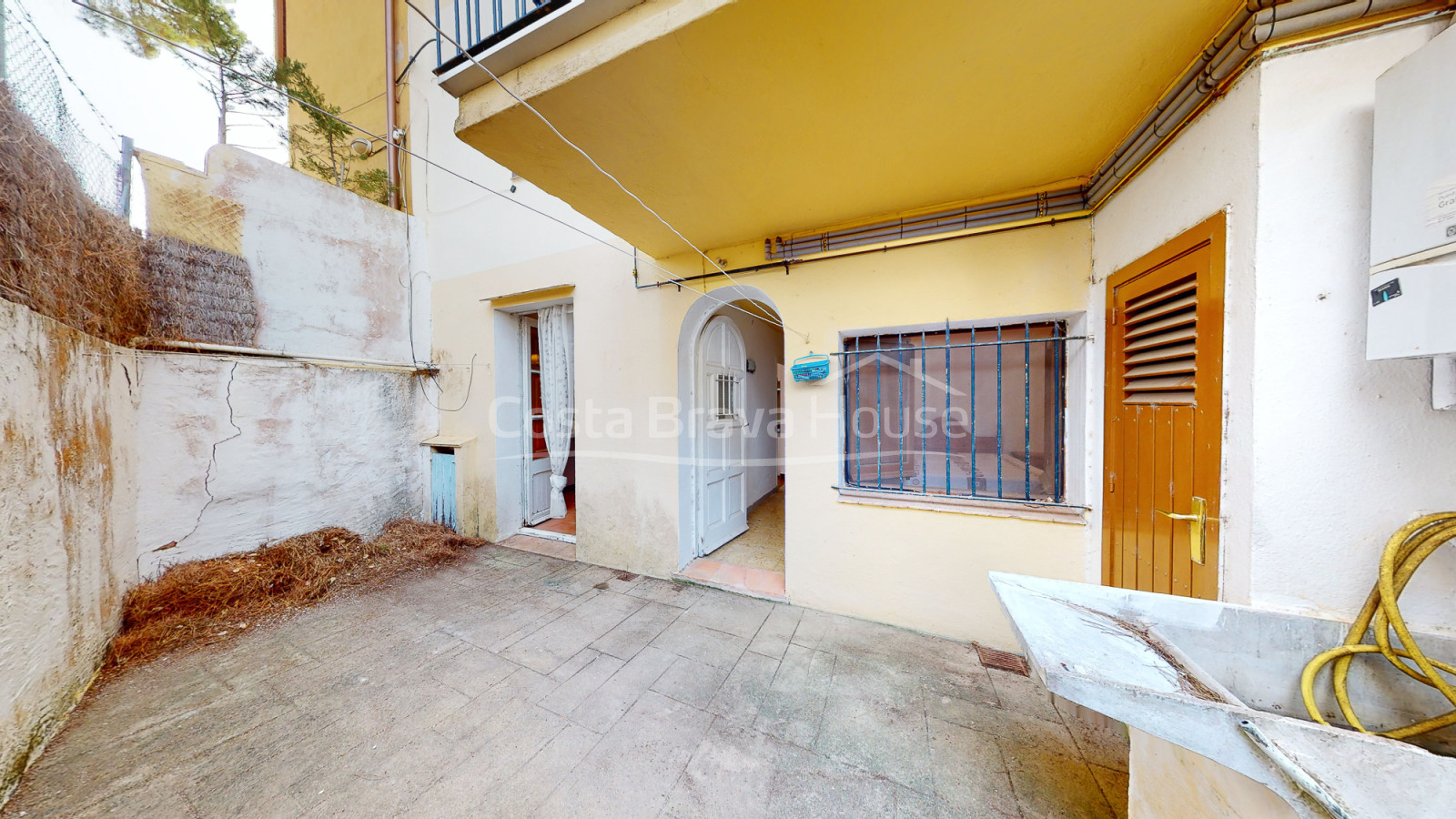 Ground floor apartment on the beach of Llafranc