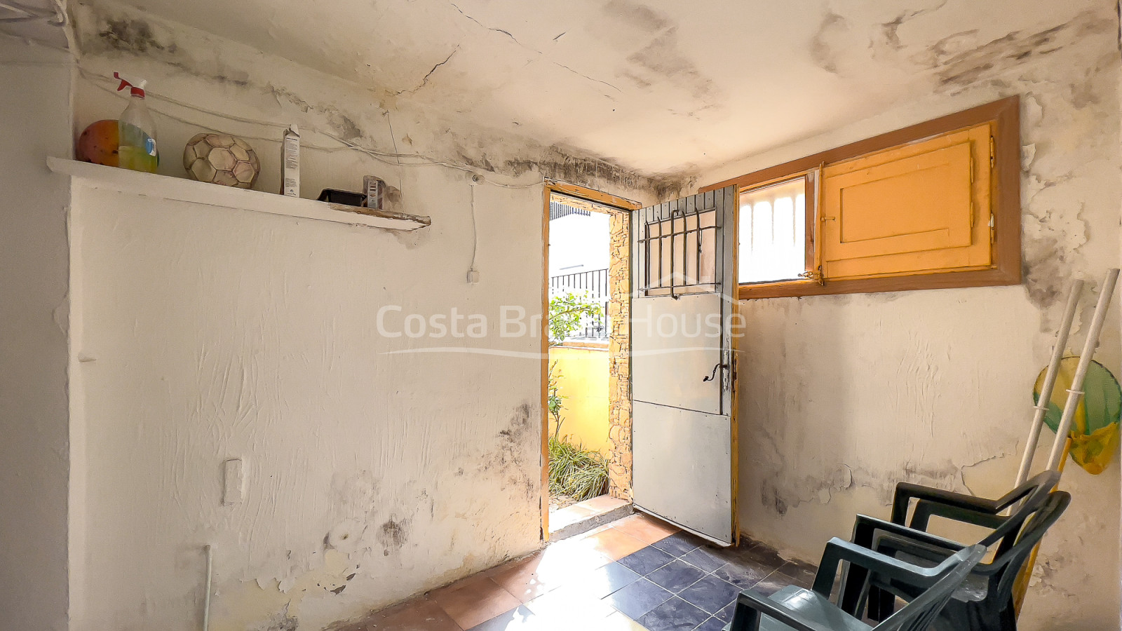 Ground floor apartment on the beach of Llafranc