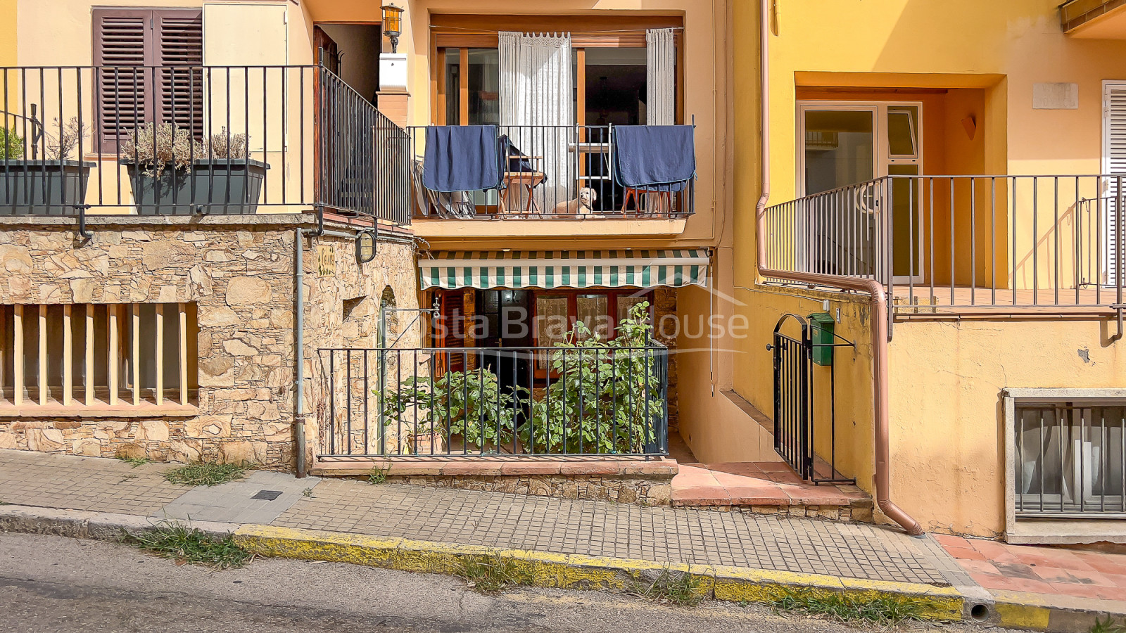 Ground floor apartment on the beach of Llafranc