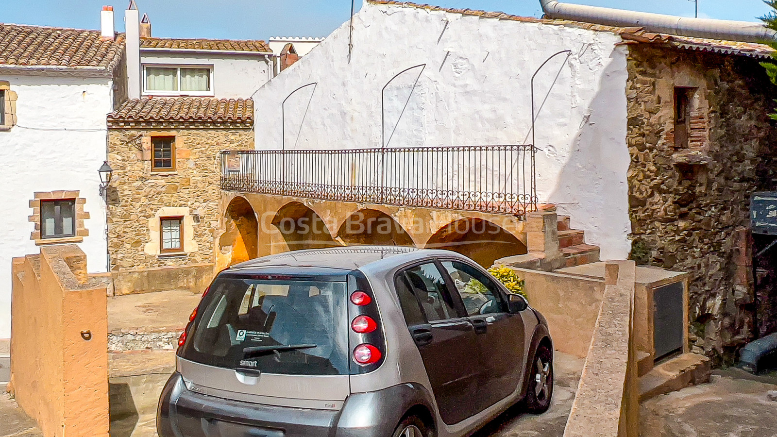 Casa de pueblo en el centro de Begur a reformar