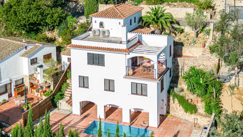 Casa mediterránea con vista mar en Begur Sa Riera