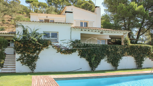 Elegante villa con piscina en Begur Ses Costes Aiguablava