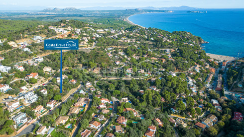 Maison de luxe moderne à Begur avec vue mer et piscine