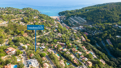 Maison de luxe moderne à Begur avec vue mer et piscine