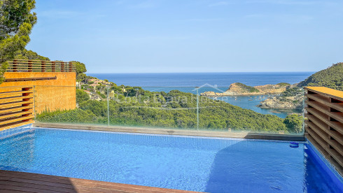 Casa de luxe a Aiguafreda, Begur amb vistes al mar i piscina