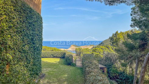 Casa de lujo en Aiguafreda, Begur con vistas al mar y piscina