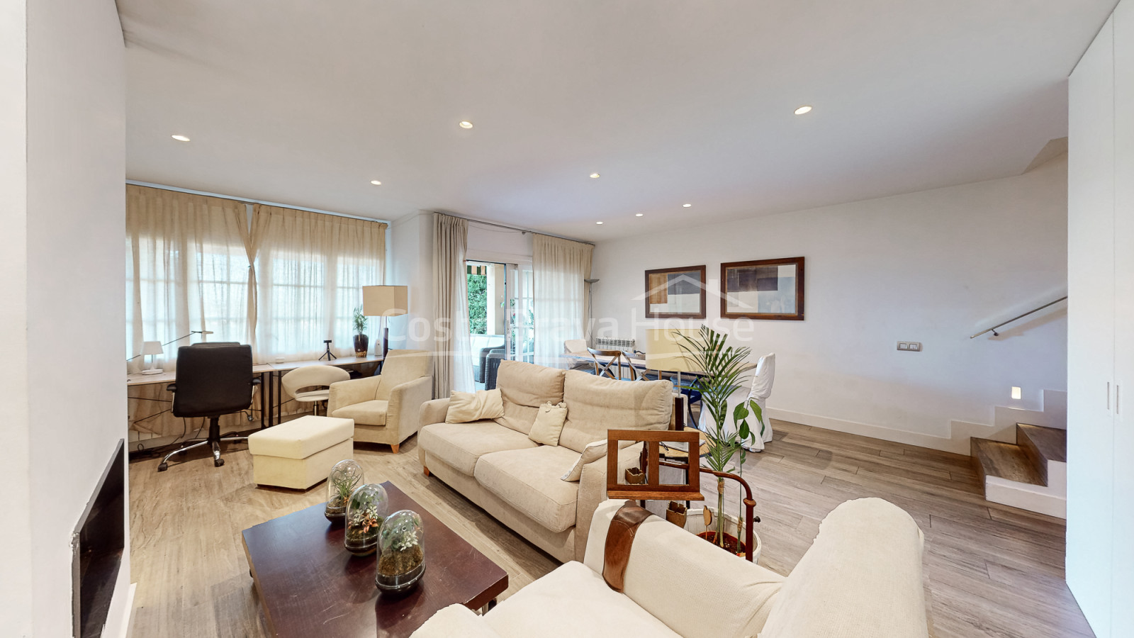 Townhouse in Llafranc with sea views and private garden