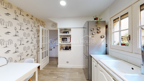 Townhouse in Llafranc with sea views and private garden