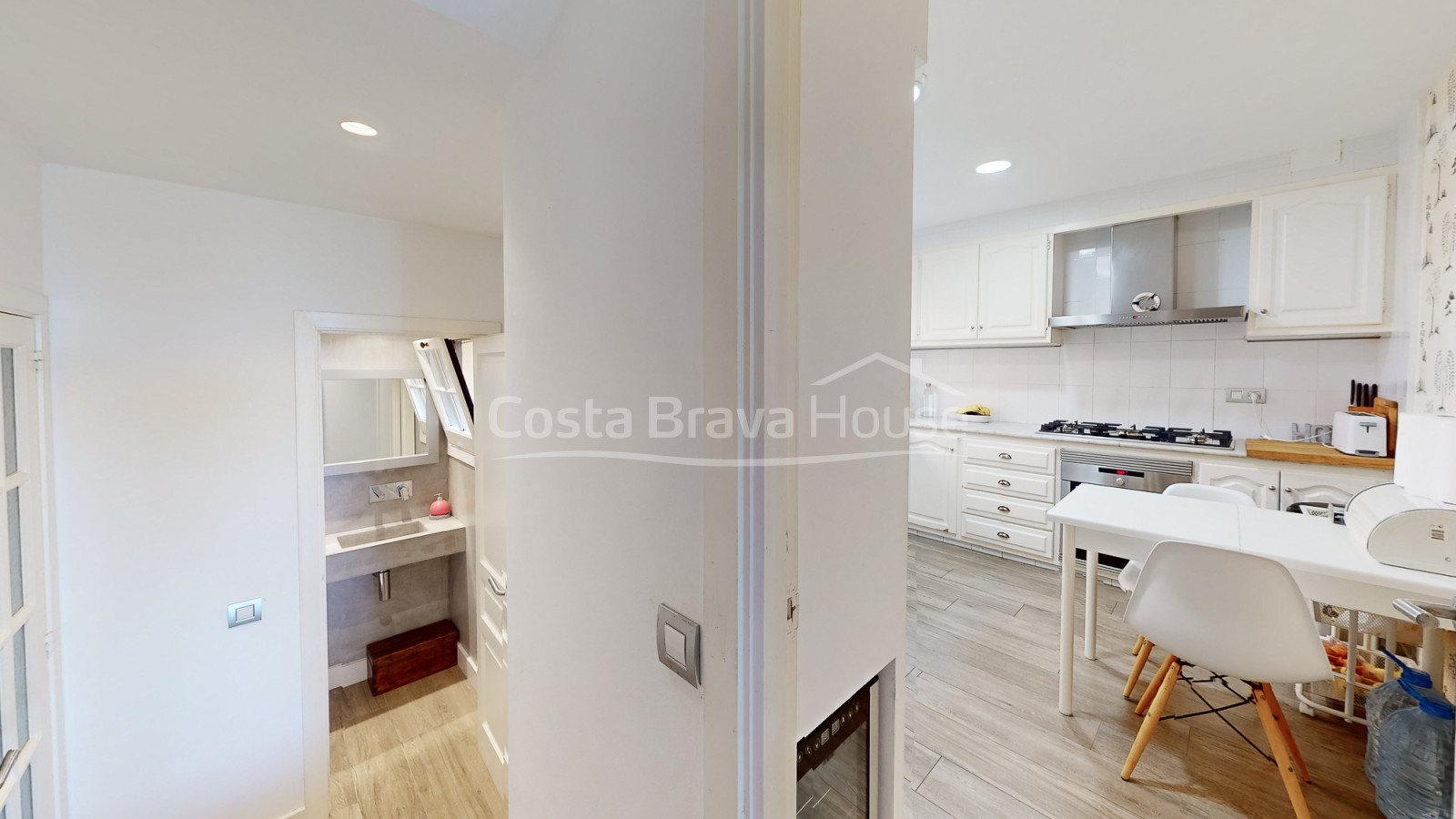 Casa a Llafranc amb vistes al mar i jardí privat