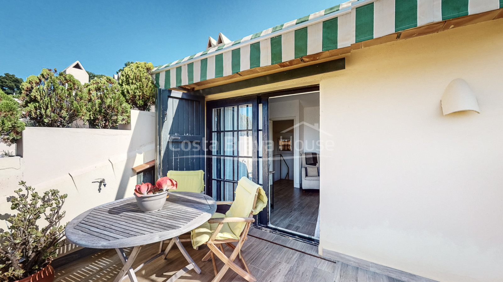 Casa a Llafranc amb vistes al mar i jardí privat