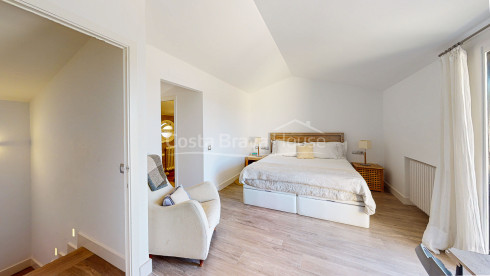 Casa a Llafranc amb vistes al mar i jardí privat