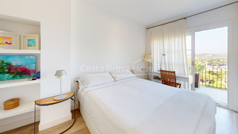 Casa a Llafranc amb vistes al mar i jardí privat
