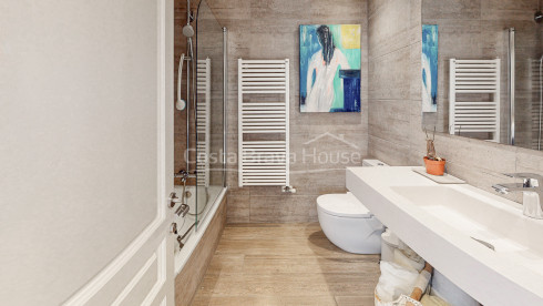 Townhouse in Llafranc with sea views and private garden