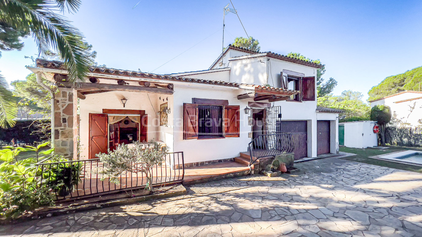 Casa mediterránea con jardín y piscina a 5 minutos de Begur