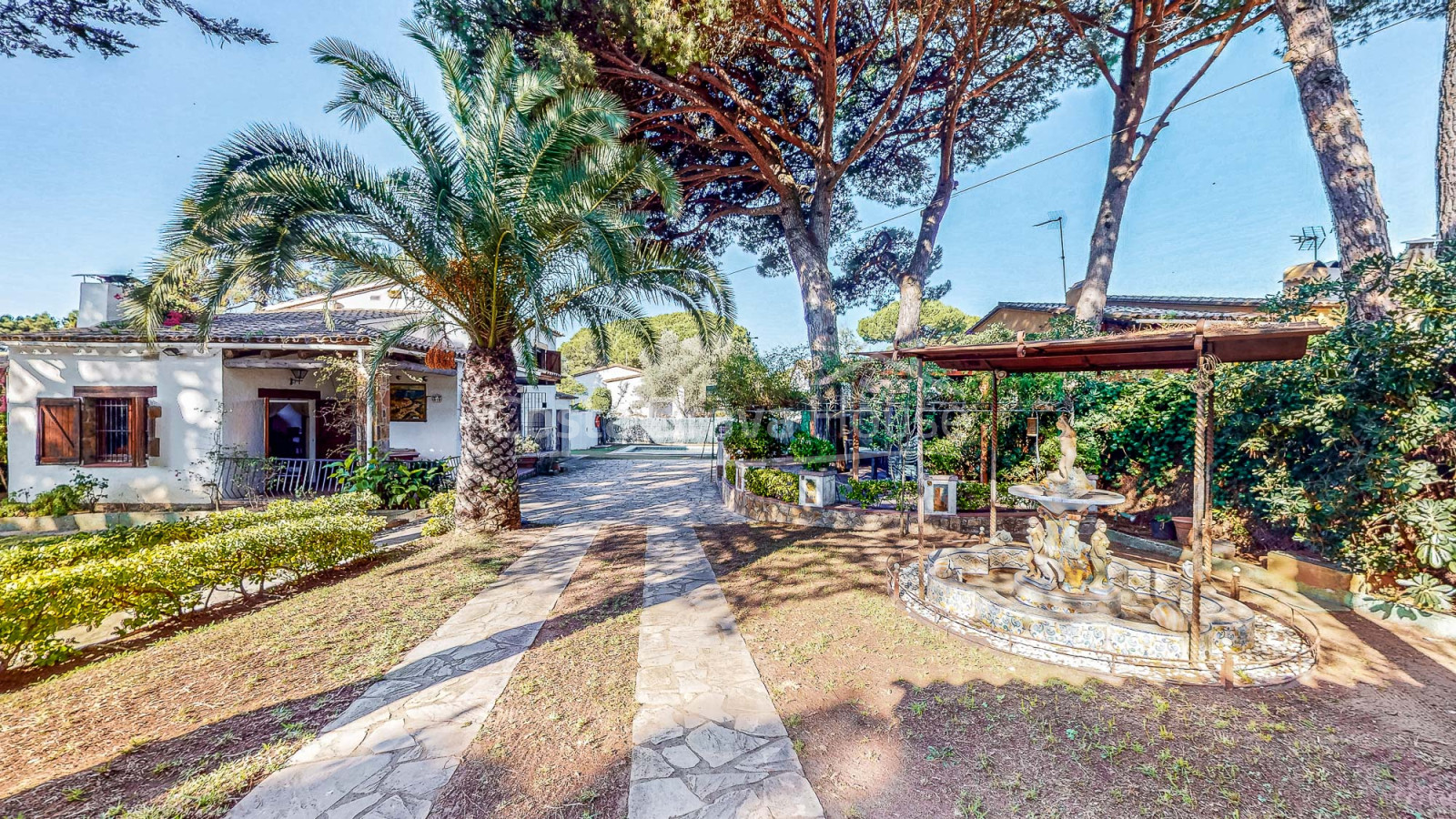 Casa mediterránea con jardín y piscina a 5 minutos de Begur