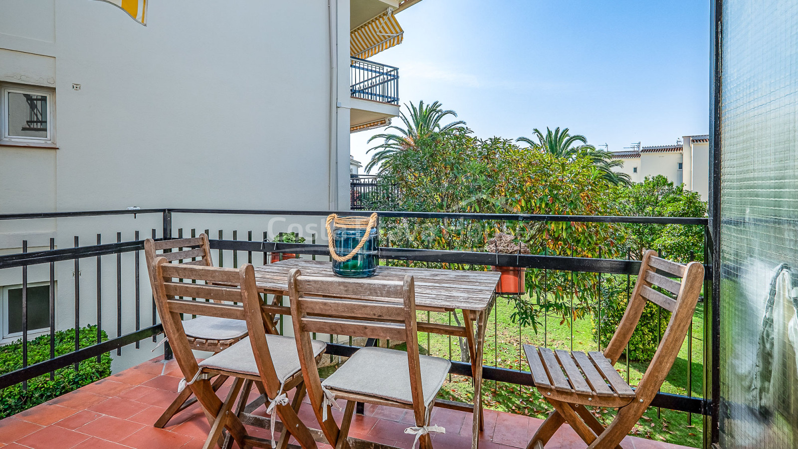 Apartamento con terraza y piscina en Calella de Palafrugell