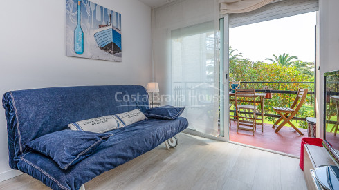 Apartamento con terraza y piscina en Calella de Palafrugell