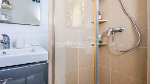 Apartamento con terraza y piscina en Calella de Palafrugell