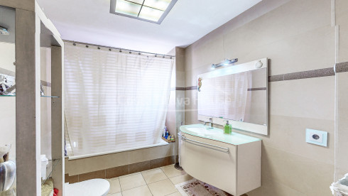 Casa con piscina y 3 dormitorios en venta en Mont-ras
