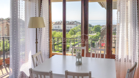 Apartamento con terraza y vista mar en Calella Palafrugell Costa Brava