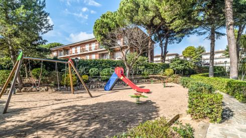 Apartment with terrace and sea view in Calella Palafrugell Costa Brava