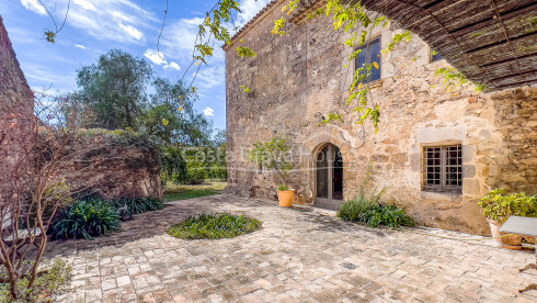 Finca señorial en Vilamacolum, Alt Empordà