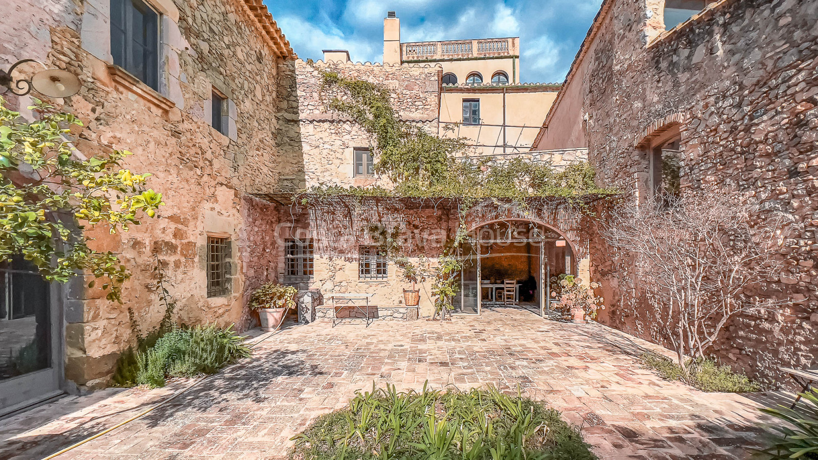 Statig landgoed in Vilamacolum, Alt Empordà