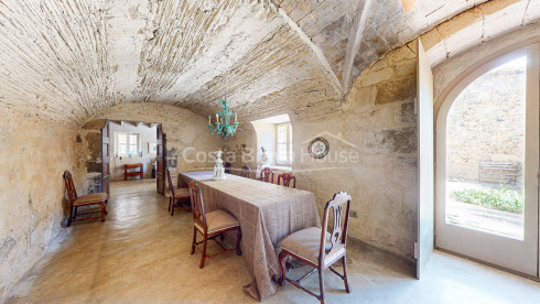 Stately estate in Vilamacolum, Alt Empordà