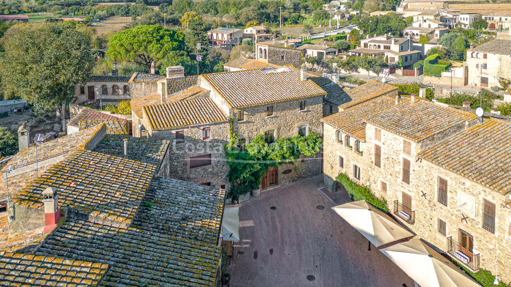 Hotel amb encant en venda a Monells, Baix Empordà